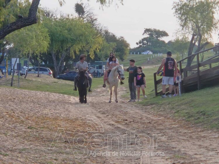 Laguna Oca ofreció cabalgata gratuita en el primer sábado del receso invernal