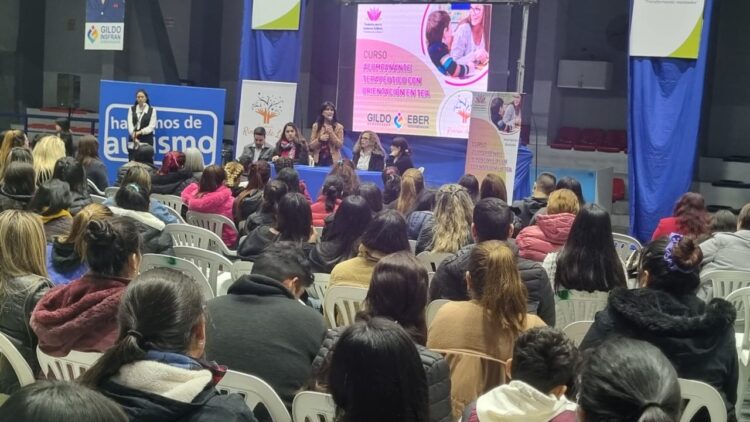 Inició una capacitación de Acompañante Terapéutico con orientación en TEA