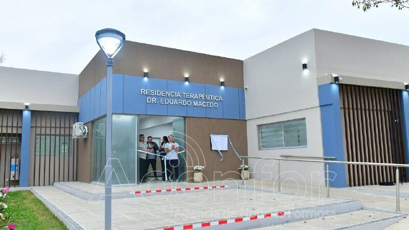 Insfrán cerró la jornada inaugurando una residencia terapéutica en Tatané