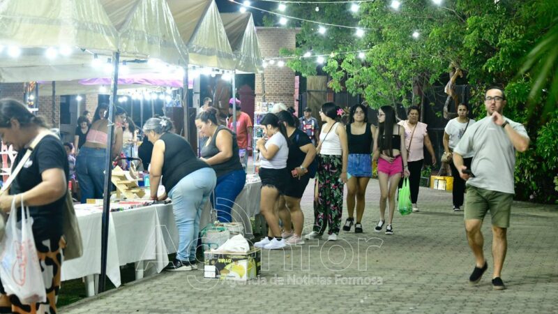 El Mercado Comunitario de Emprendedores impulsa el trabajo local en verano