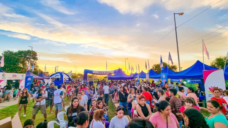 Con gran convocatoria, el operativo “Vuelta al cole” brindó atención integral en el barrio 7 de Mayo