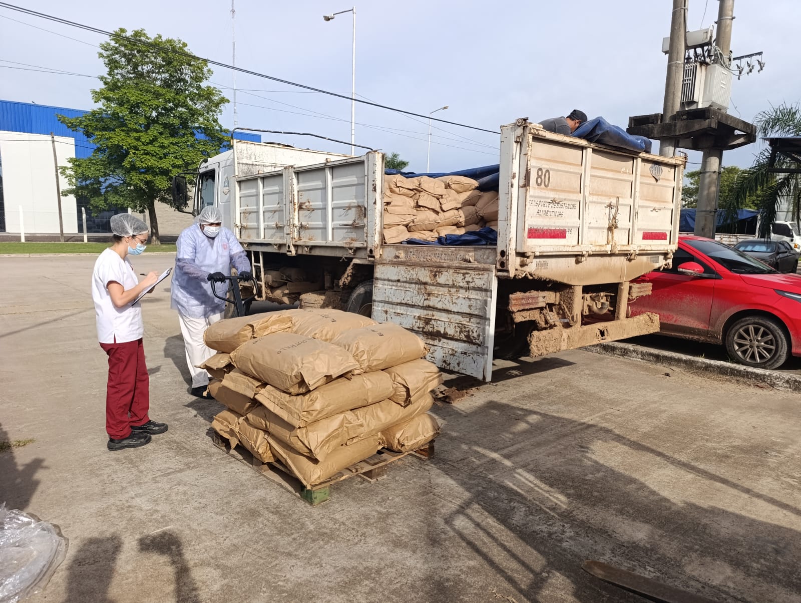 Nutrifor recibió un nuevo cargamento de harina de algarroba de productores formoseños