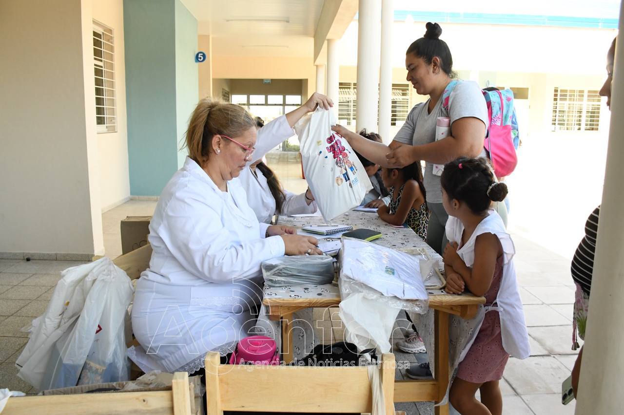 EPEP N° 548: Trabajaron en la organización y entrega de kits en la primera semana áulica