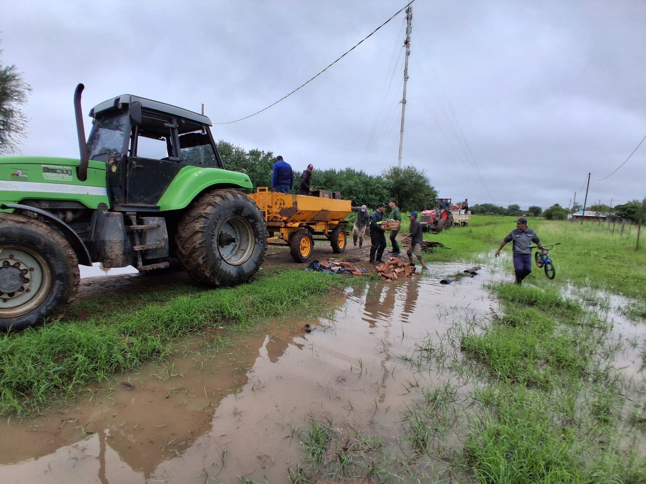 Vialidad Provincial asiste a las localidades afectadas por las intensas lluvias