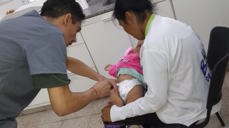 Ingeniero Juárez: El centro de salud del barrio Viejo intensifica la vacunación con acciones en terreno y en el efector