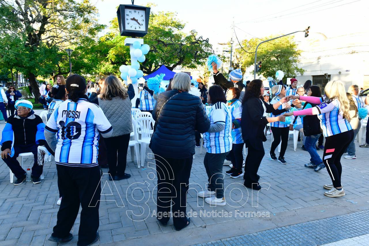 Adultos mayores compartieron un encuentro de baile, alegría y concientización