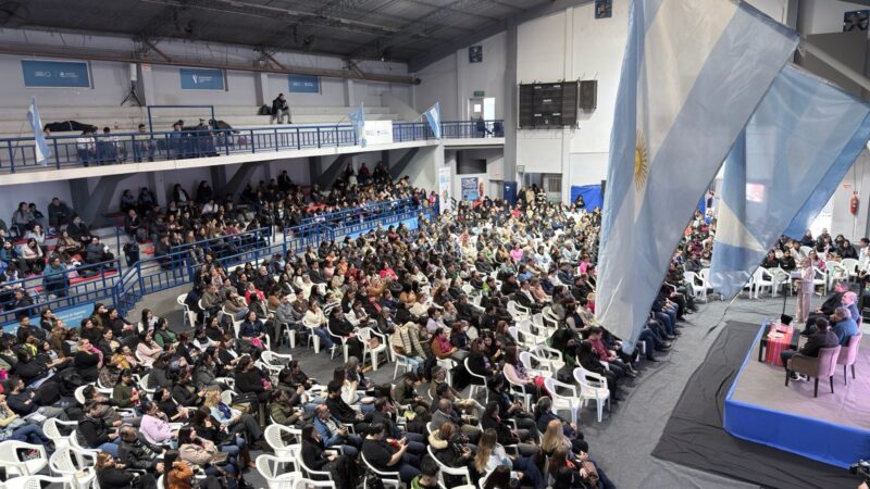 Con la presencia de más de 700 docentes, se desarrolló la primera etapa de “Consuma Conciencia”