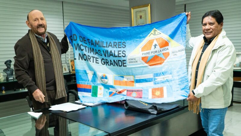 El gobernador Insfrán recibió a integrantes de la Red de Familiares de Víctimas Viales del Norte Grande