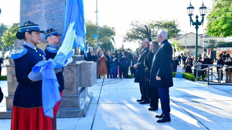 El gobernador Insfrán presidió el acto por el Día de la Bandera en el 206° aniversario del paso a la inmortalidad de Belgrano