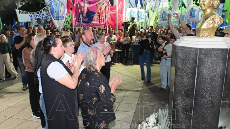 Insfrán encabezó el acto homenaje del 74° aniversario del paso a la inmortalidad de Evita