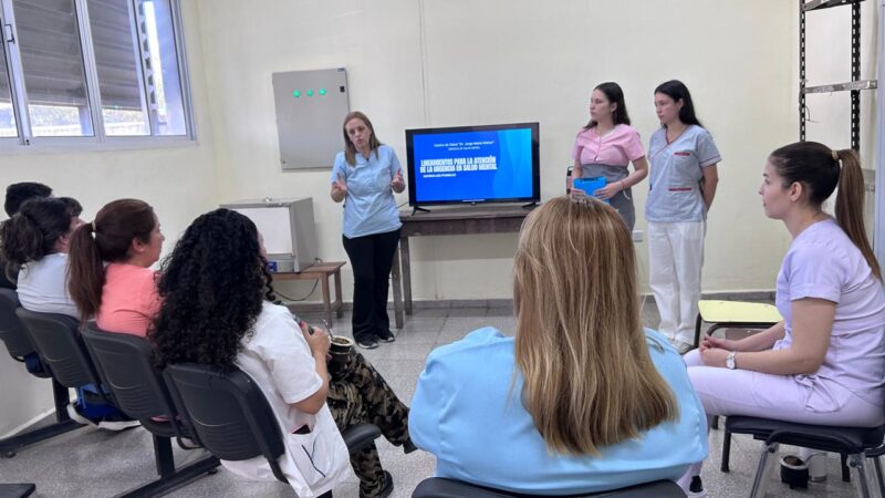 Fortalecen la capacitación para la atención en salud mental en el centro de salud “Dr. Mario Krimer”
