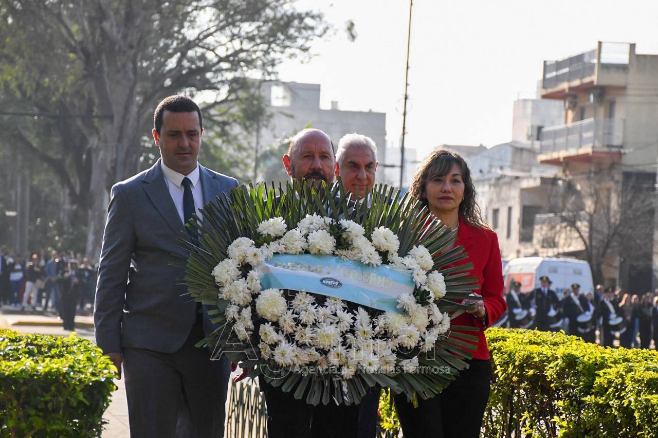 El Gobernador encabezó el acto por el 176° aniversario del fallecimiento de San Martín
