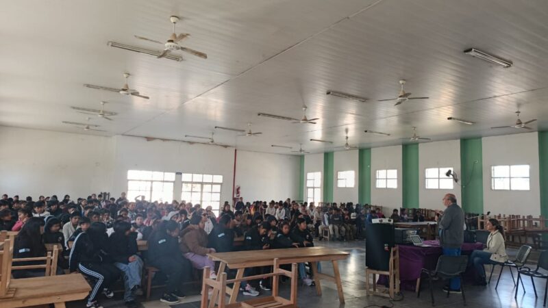 Brindaron una charla informativa sobre tuberculosis en la escuela primaria del barrio Namqom