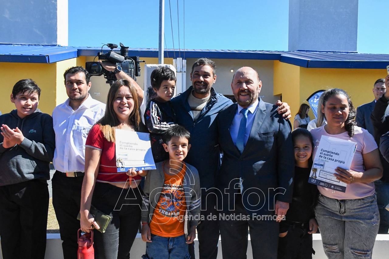 Emoción de las familias tras la entrega de 80 viviendas: “La justicia social es una realidad” con el Modelo Formoseño