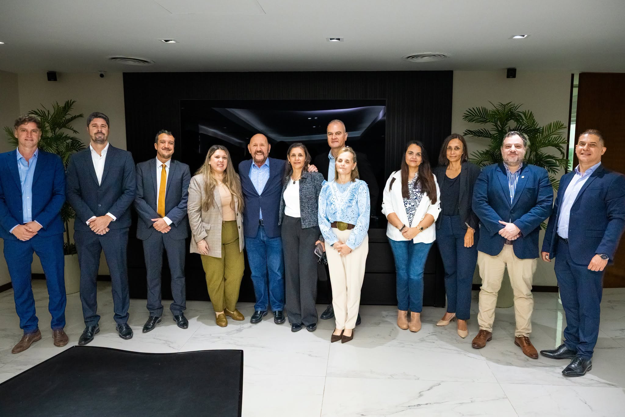 Insfrán se reunió con autoridades del Colegio de Escribanos y nuevos titulares de Registros Notariales