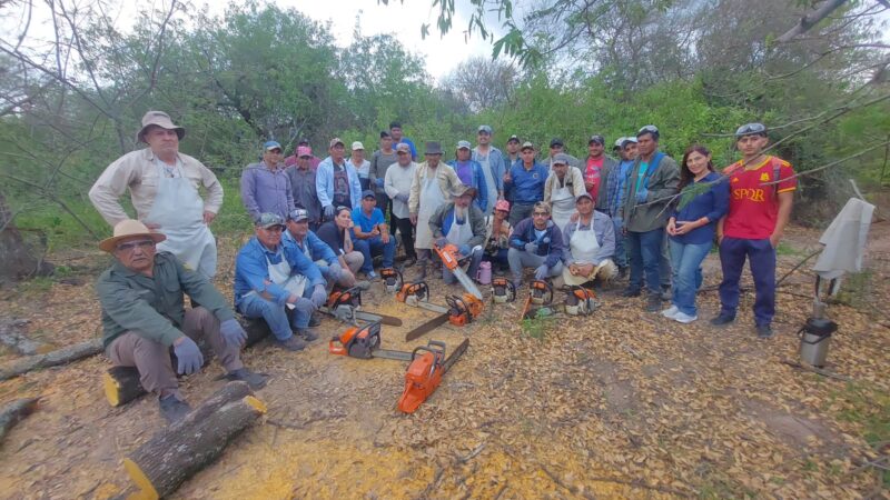Las Lomitas: Desarrollaron un curso sobre el uso de motosierras para el aprovechamiento del vinal