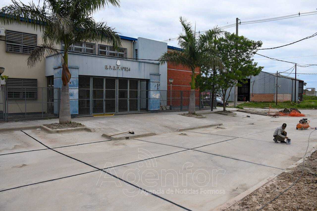 La DPV está finalizando la pavimentación de cuatro cuadras importantes en la Jurisdicción Cinco